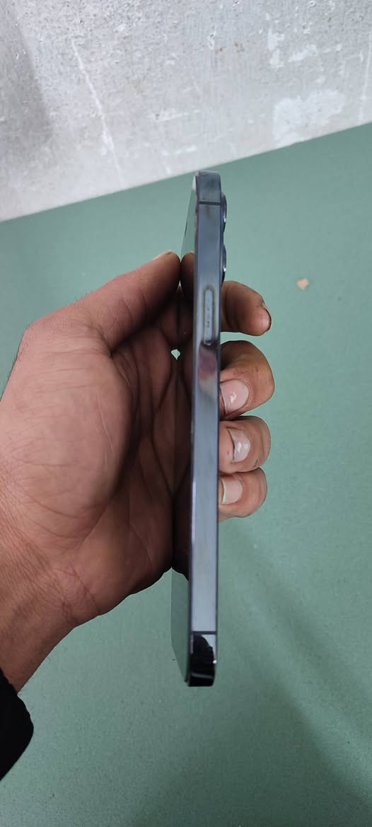 سلام عليكم ايفون 12 برو ماكس لبيع ذاكره 256 بطاريه 80
بيه بس فطر بل ضهر مثل ماموضح بل صوره ومابدل ولا داخل صيانه مكان بغداد شعب سعر 450 الف وبيه مجال  ***********
