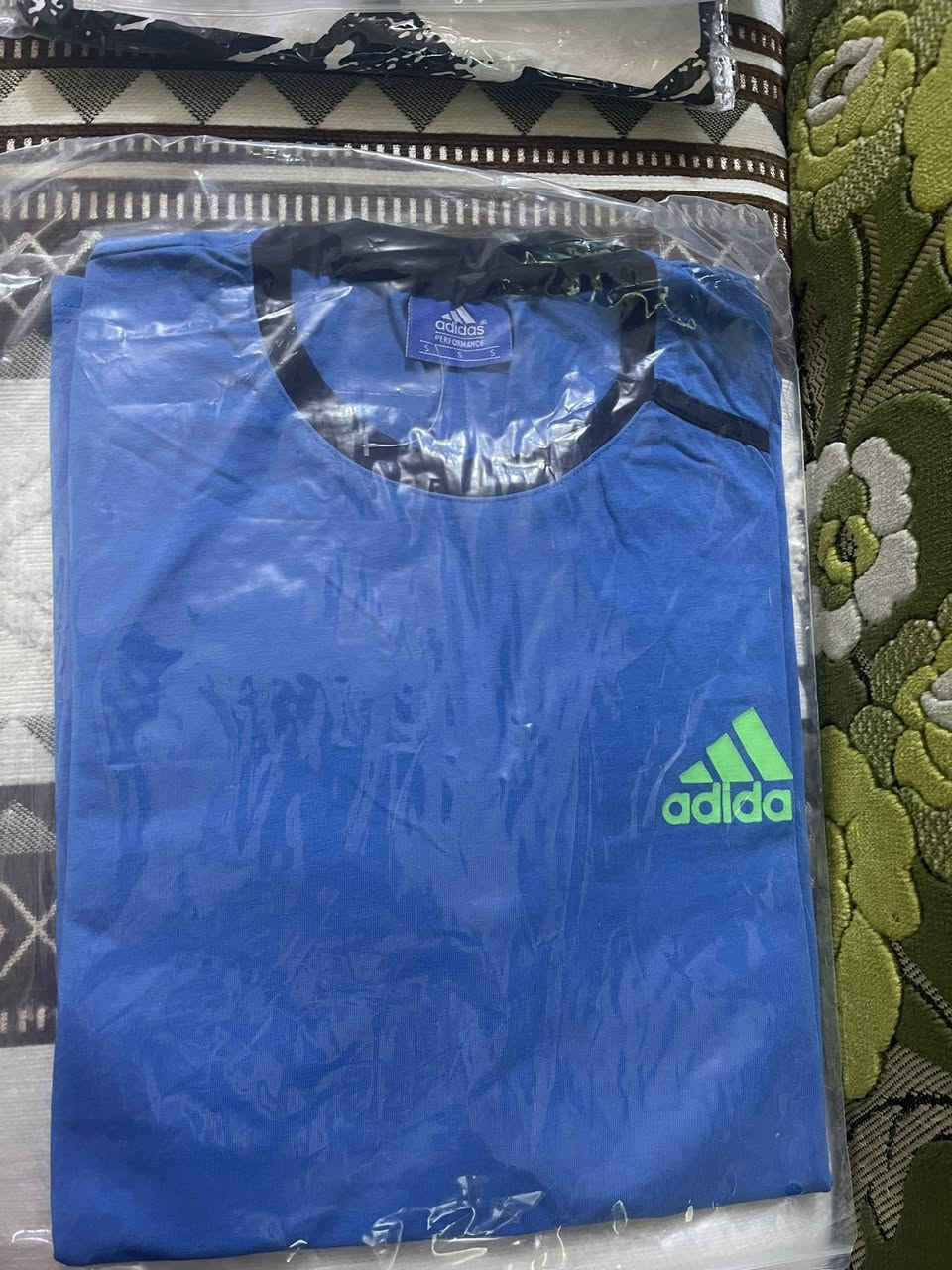 تخفيظات على العيد عروض تيشراتات شبابي قياسهم s-m-l   قماش قطن اصلي تعزيلة محل  سعر التيشريت ب٥ وعرض على التوصيل ب٣  ألف لحد نهاية شهر رمضان  يعني يصير السعر مع التوصيل ب٨   ألف


**إذا كنت صاحب هذا الإعلان وتريد حذفه لأي سبب، رجاءا أرسل رسالة إلى الدعم الفني**