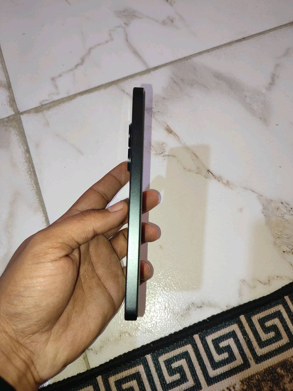 هاتف Poco بحالة ممتازة للبيع. استخدام خفيف مع واجهة نظيفة وخلفية بحماية ممتازة. الكاميرات تعمل بشكل رائع وتصميم أنيق مع أداء متميز. مناسب لكل احتياجاتك اليومية من اتصالات وإنترنت وتصوير.