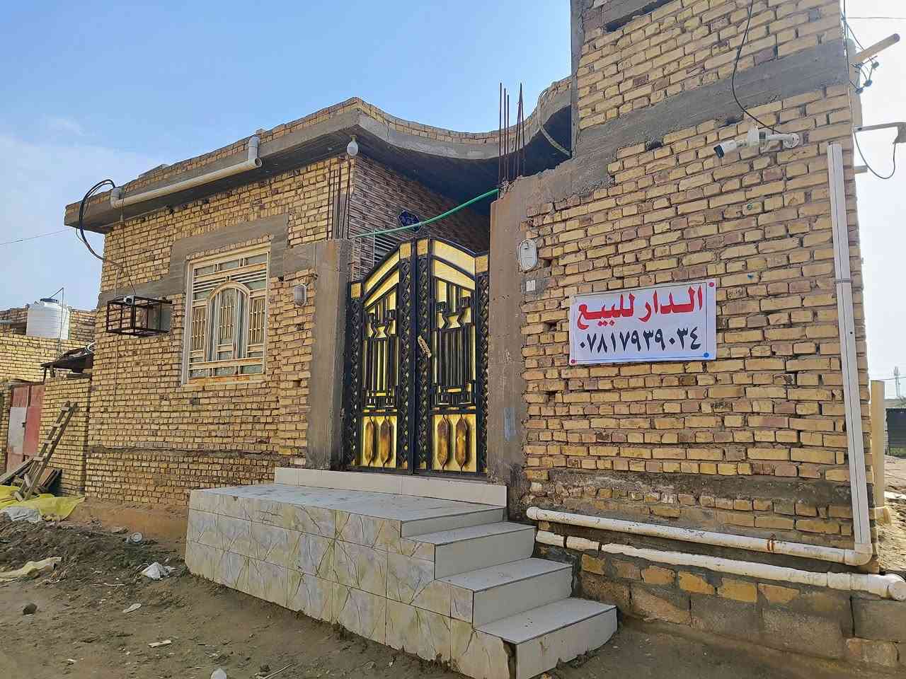 دار للبيع خلف مطعم العزائم طابو زراعي مساحه 100بناء حديث
