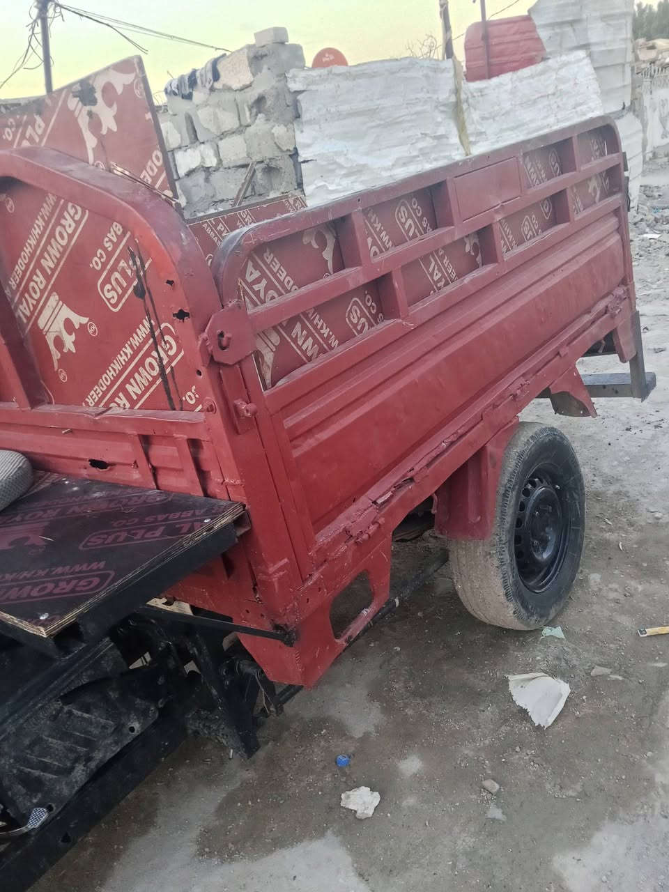 سلام عليكم ستوته للبيع موديل19 دايوان شغاله كلشي مابيها وياها امحجر اوتايراتها مال سايبه رايدها 700 مابيها اوراق بس اكفلها من للسرقه ولعشاير العنوان بغداد ابو تشير ***********

