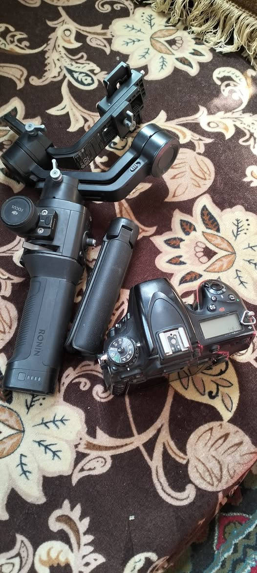 بدي بدون عدسه نيكون D750فول فريم ويارونن csاوجنطه مقسمه نيكون السعر600
الاتصال
***********
