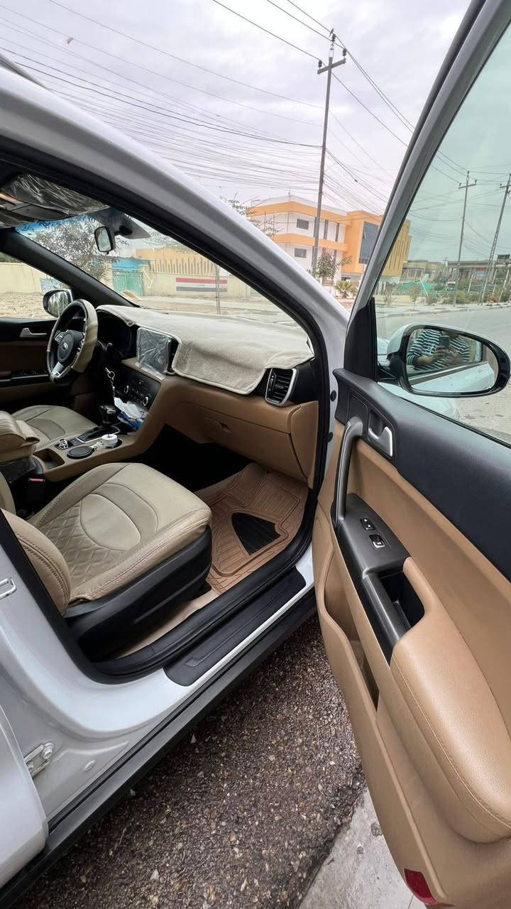 الموديل: 2020
النوع: كيا سبورتاج
اللون: أبيض
الوارد: خليجي
رقم : اربيل 
الحالة: مكفولة
المحرك: 4 سلندر
الكير: أوتوماتيك
الوقود: بنزين
الدفع: أمامي
ماشيه: 37 الف 

المواصفات:
 • تشغيل مفتاح
 • شاشة عادية
 • كاميرا خلفية
 • زجاج كهرباء
 • مرايا كهرباء
 • تحكم بالمقود
 • سبير موجود جديد 

ملاحظات:
 • السيارة نظيفة
 • استخدام شخصي
 • جاهزة للفحص بأي مكان
     •السنويه منتهية 2025/11/4
💰 السعر: (210)
📍 الموقع: (البصرة -ياسين خريبط )
📞 للاتصال: (***********) 
انه مكلف بلنشر يمكم رقم راعيها عنده وات ساب
