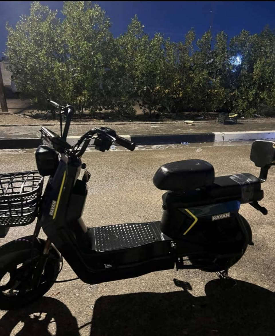 دراجه شحن نضيفه  وبسعر 200
العنوان بصره معقل
للتواصل رقم ***********
