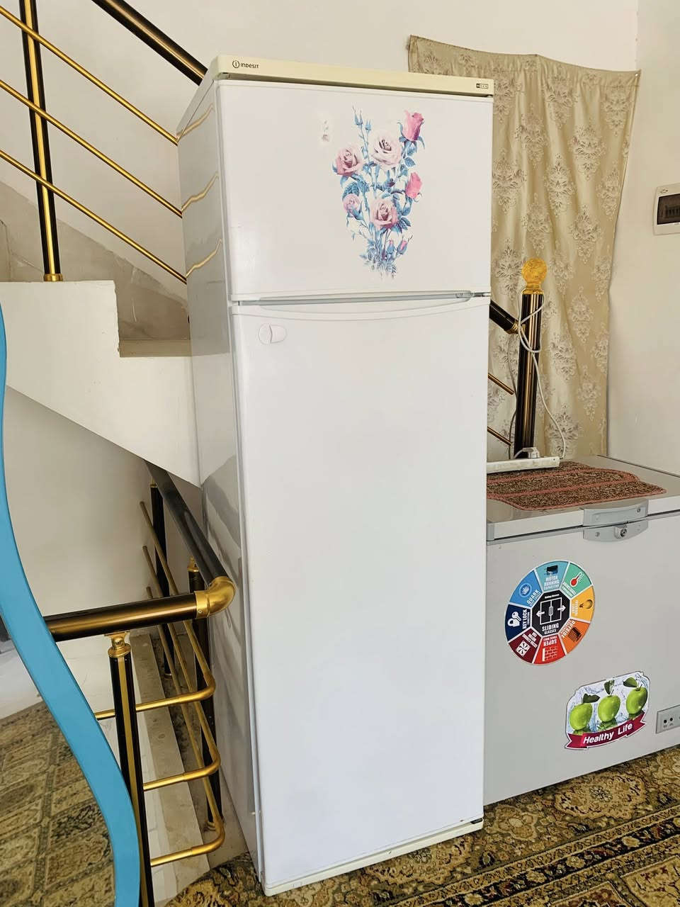 سلام عليكم ثلاجه للبيع نضيفه مابيهه اي عطل ولاخياس ولا اي شي بعدهي جديده السعر 150 الف مكاني اربيل كسنزان يم مجدي لاند للاستفسار ***********
