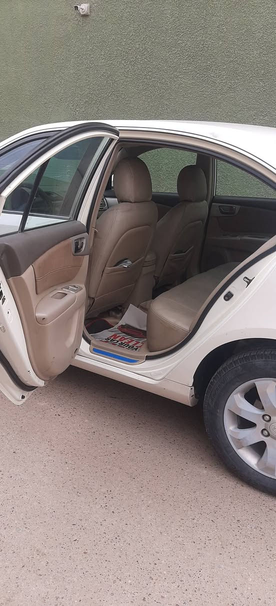 السلام عليكم
كيا اوبتما موديل ٢٠٠٧ وارد امريكي محرك ٦ سلندر /٢٧٠٠ سيارة كامل مواصفات فتحة سقف /كرسي كهرباء /مثبت سرعة/ تحكمات
 استيرن ضربة بنيد وجاملغ للاستفسار الاتصال بالرقم / ***********
