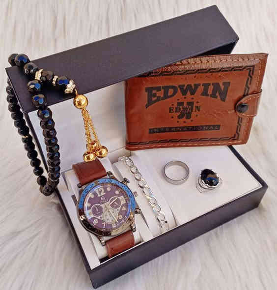 #عروض
#هدايا #رأس_السنه🔥👇
اجمل الهدايا رجاليه ونسائيه 🎁
ســعر السيت ب 10 الـف 😍
والتوصيل 5 لجميع المحافظات❤️‍🔥
للحجز والاستفسار مراسلة الصفحة 
اذا مو نفس الي بالصورة توصلك (لا تستلمها) 
ملاحظه: العلبه للعرض يجي السيت بعلبه هدايا حجم صغير ✨واذا نفس العلبه سعر يختلف 
للاتصال ***********
واتساب ***********
