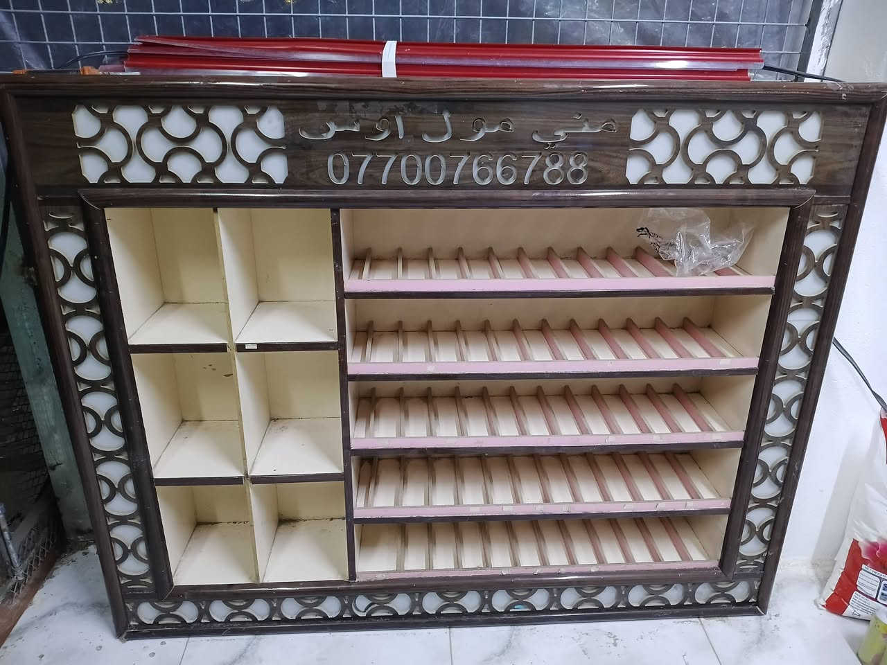 يوجد رفوف للبيع 5متر معى  عارضة السعر400  العنوان بعقوبة تقاطع عبدالله ابن علي ***********
