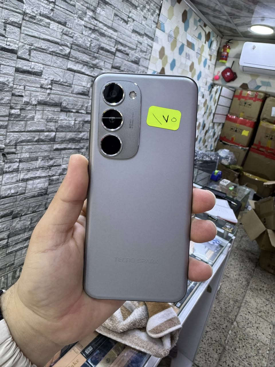 سلام عليكم موبيلات للبيع الاسعر داخل
الصور ملاحظة كل الموبيلات بيها مجال 
***********  / ***********
او مرسلة الموقع  موصل ايسر الكرامة أسم المكتب يونس فون
