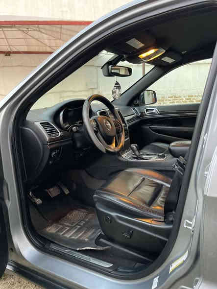 جيب موديل 2018 (لمتد )
فول فول مواصفات 6 سلندر ماعدا سلايد 
وارد امريكي حادث 4 قطع 
للاستفسار : ***********
ماشيه 70 الف 
محرك 3600
فور ويل 4x4
كاميرا خلفيه
صندوق كهربائي
حساسات
كشن تدفئه
بصمه تشغيل عن بعد 
لايت زينون
ايقاف ذاتي خلفي 
السيارة جاهزه مابيها نقص
شارع فلسطين                                      السعر 185
