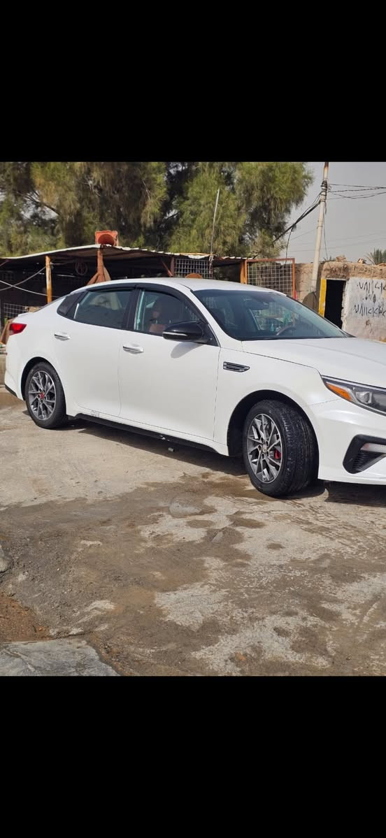 السلام عليكم كيا اوبتيما للبيع موديل 2020 وارد امريكي قطعتين صبغ بنيد وجاملغ بدون دواخل السياره جاهزه من كير مكينه حداديه تبريد كهربائيات تخم تاير سياره ماذب عليه الف المحرك عل البلاد مامفتوح برغي 
رقم اربيل 
تحويل وكاله حاضر 
مكان السياره بابل الهاشميه 
السعر 139وبيها مجال 
رقم الهاتف ***********
