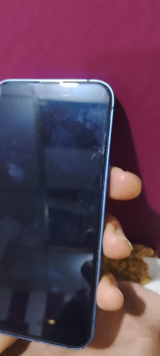 سلام عليكم آيفون ١٣عادي للبيع موضح التلفون كدامك بي نقطه للشاشه ممأثر عله الشاشه وبي اشوي كسر بلشاشه سعر ٢١٠بي مجال بسيط رجأن المبايل موضح كدامك مو من تجي تطلعلي ألف عيب بي         مكاني بابل ناحية أبي غرق
***********'
