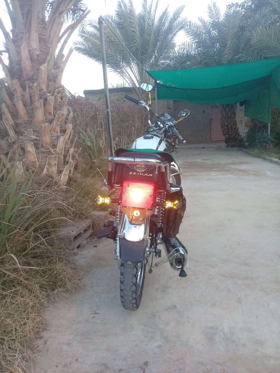 السلا عليكم🏁 دراجه نامه موديل 2020🍃 شرط مره وحده مفتوح المحرك كلها شرط🌏 شلعه معدل كهربايات مبدل بستم فقط خير من الله شويه تعتاز ترتيب مكان الدراجه العلم🌏 السعر 300 وبي مجال ***********
