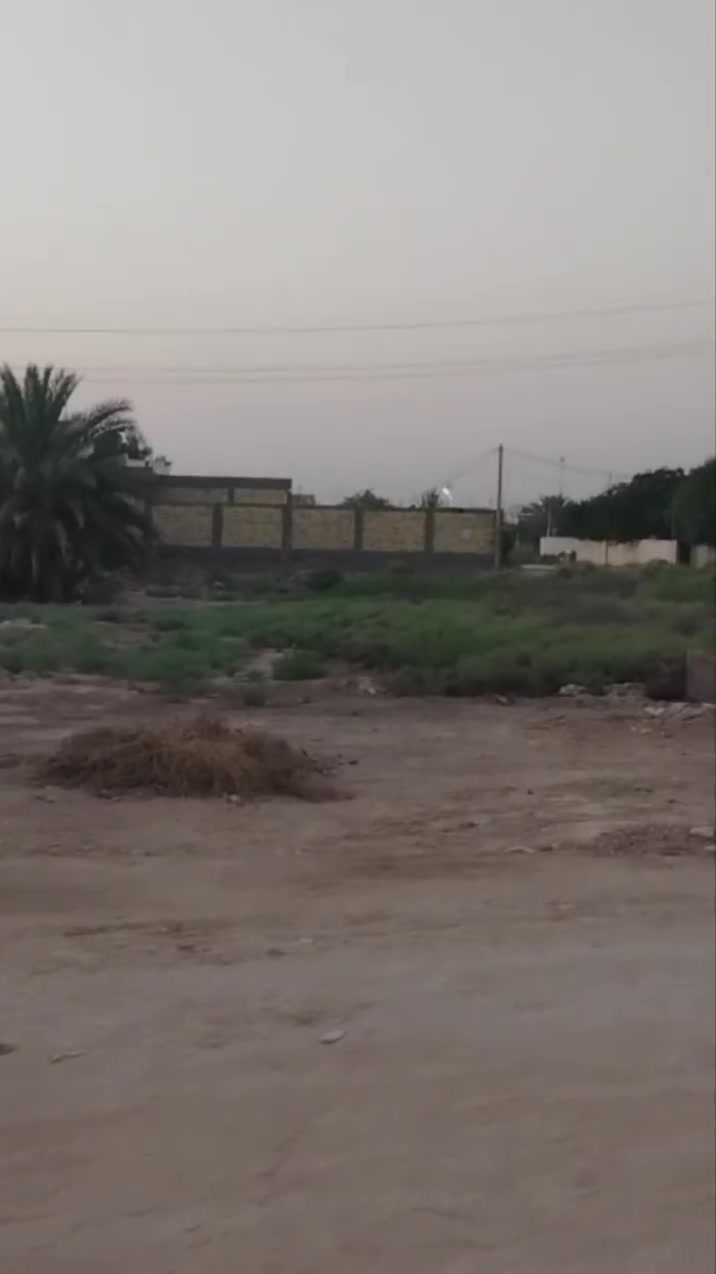 سلام عليكم قطع ارض طابو زراعي سند 25 تحوليل مباشر باسم لمشتري  عدنه 100متر و200و300و400متر
مكان بابل حله كورنيش قريبه على جسر بته 
متوفر جميع لخدمات وشارع راح يتبلط 
سعر ل100مترب 185
سعر ل200مترب 370
سعر ل 300متر ب 555
سعر ل 400متر ب 740
وقابل لتفاوض موقعه كلش حلو ومميز تصلح استشمار 
مزرعه بيت فله مطعم فندق
لستفسار اكثر الاتصال على الرقم: ***********
