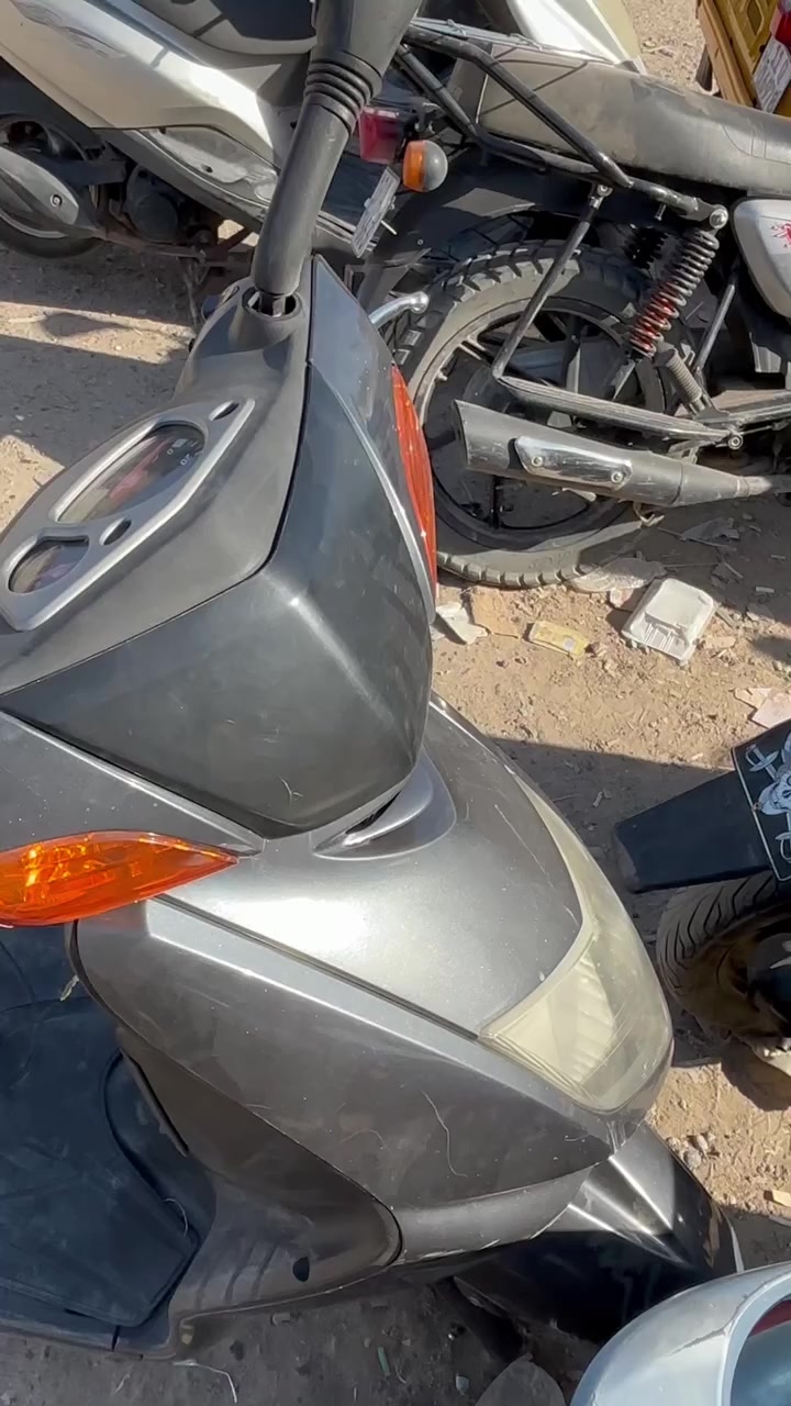 سكنس  نثيه للبيع مكاني بغداد الشعب
قرب سوق ٤٠٠٠    *********** 
سعرها ٧٥٠ وبيها مجال كل شي بلادي ماعده الجوزه والشوته  الشراي يتصل ويدلل
