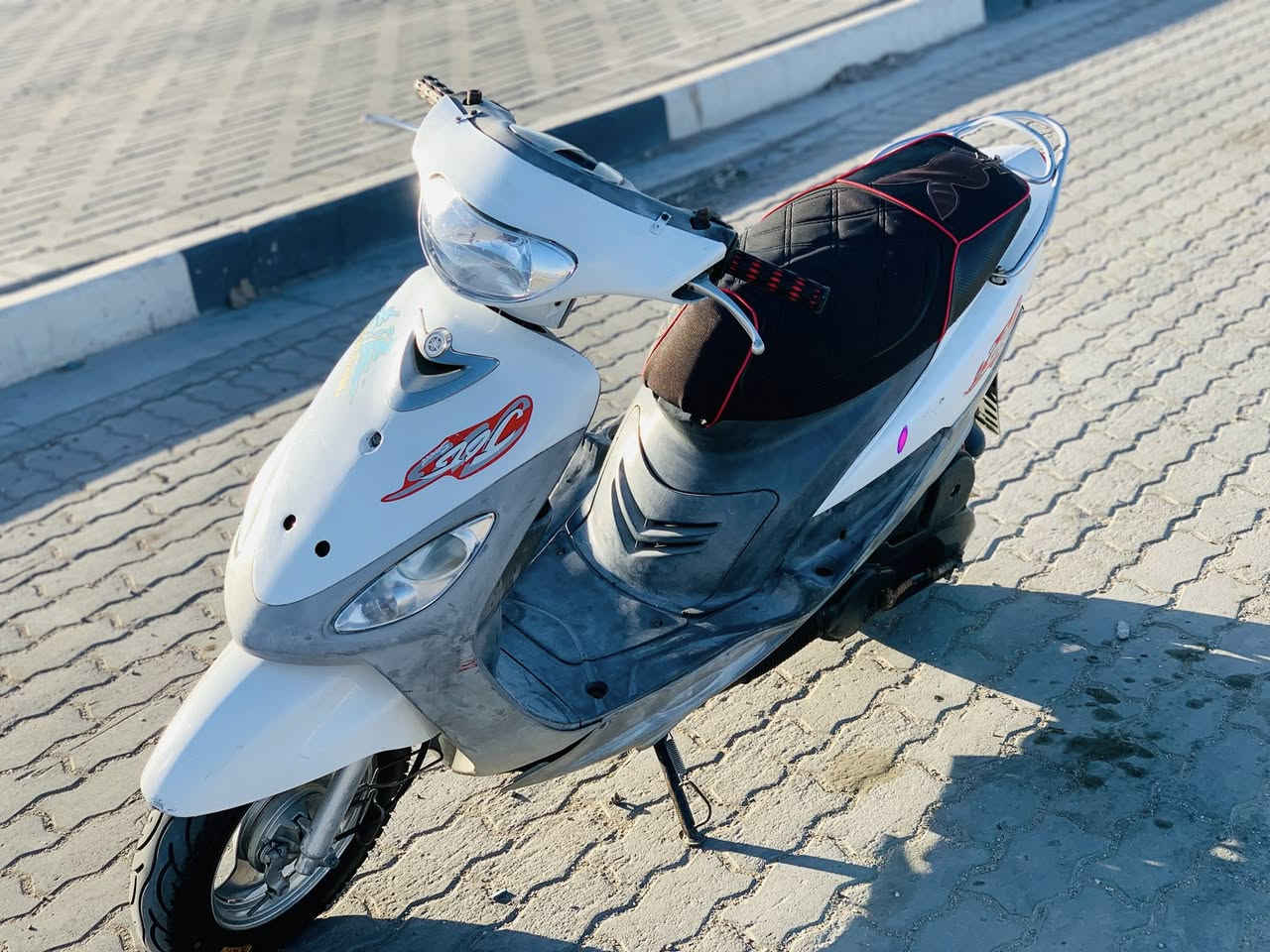 سلام عليكم دراجه قجمه وبيها ملاحضات قليله سعر 650 وبيها مجال بصيط الاستفسار ***********
