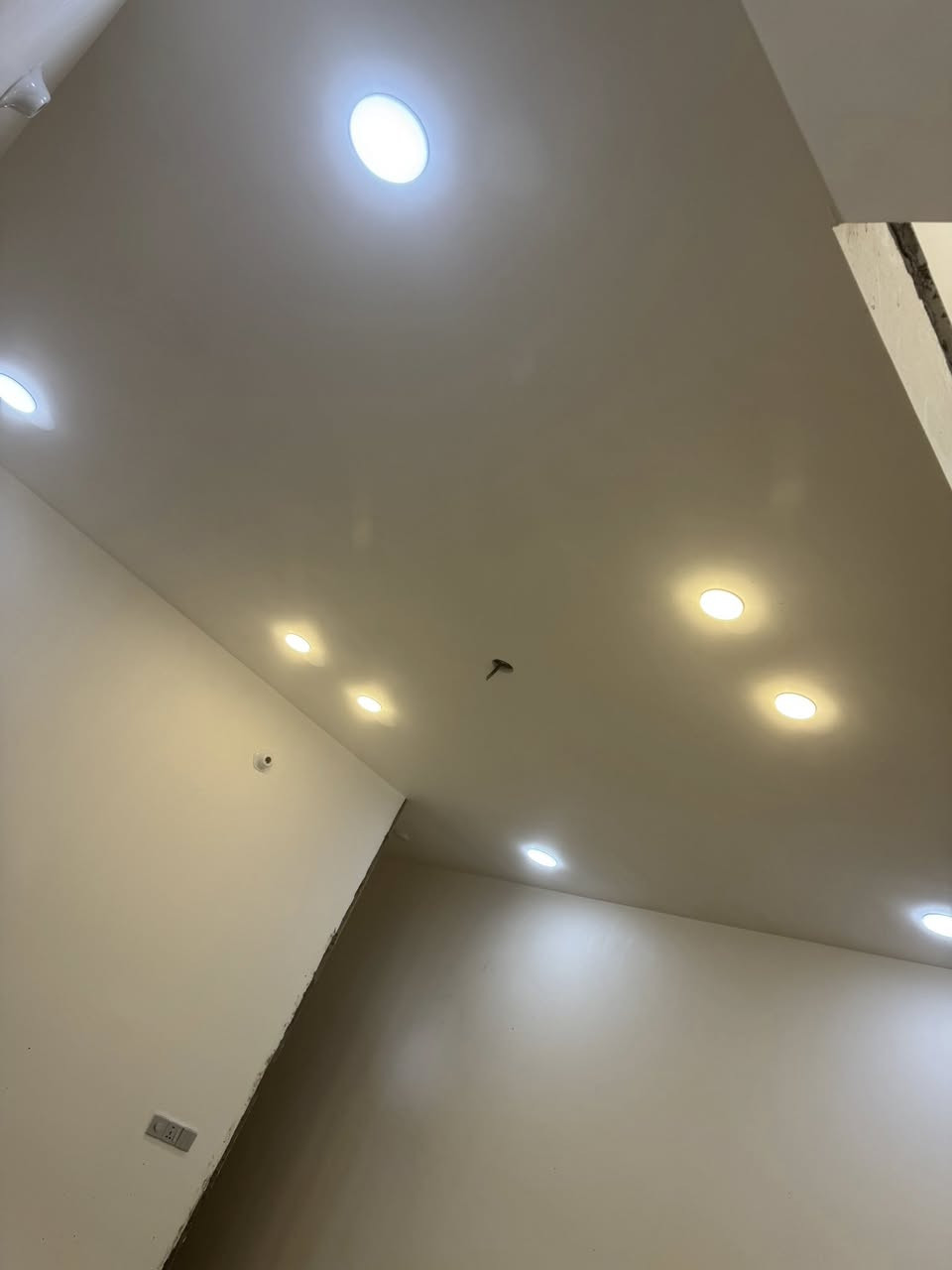 #اخزن_رقمي_يمك_للطوارئ_الكهربائية💯😁
كلشي يخص كهرباء البيوت و المواقع يمي 😌
تأسيسات كهربائية عامة للدور و المجمعات السكنية
مقاولات عامة 
بوردات سيطرة (ATS)
اجهزة تحويل و اجهزة حماية مع الضمان 💯 
تشطيب كهربائيات 
واجهيات باحدث التقنيات
نصب كاميرات
‏ *********** متواجدين ٢٤ ساعة لخدمتكم
للاستفسار متوفر واتساب وماسنجر ورقم هاتف
