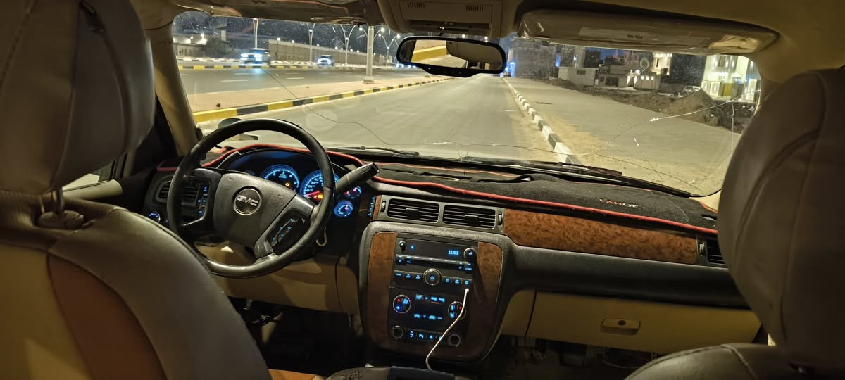 السلام عليكم 
مكلف بـ لنشر 
ادوات ادوات جمسي طوليه 2008
خليجي طبله دواخل عسلي 
كير مكبنه حداده خير من الله 
بيظه اصل مصبوغه اسود
بيهة نواقص قليل تجي وتشوف بعينك 
اتكفل من السرقه والعشائر 
السعر 40
بدون رقم العنوان بصره
اتصال واتساب ***********
