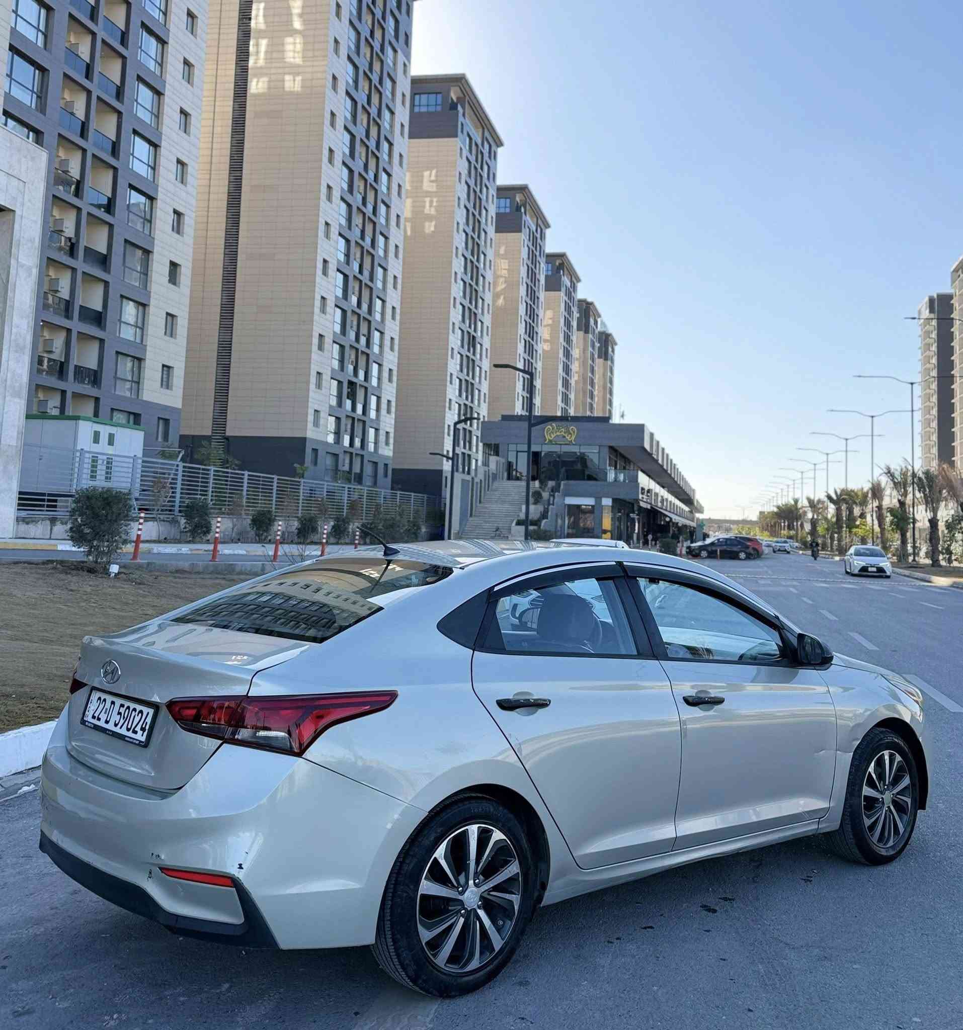 السلام عليكم 

هونداي أكسنت
 للبيع موديل 2018 محرك 1600
ماشيه 86 الف 
حادث بنيد وجاملغ السايق فقط 
ب98$ وبيه مجال بسيط 
العنوان بغداد حي الجهاد 
***********
***********
كورك واتساب
