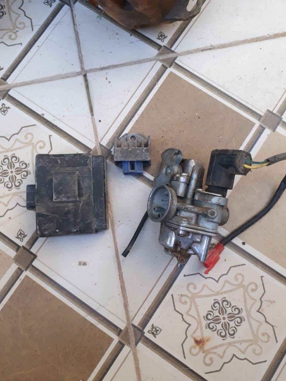 شاصي زعره بيجي 9 زروف 
يرهم على اي دراجه 60 
مع كابريتر وعقل وكتف 
كلهن ب40


**إذا كنت صاحب هذا الإعلان وتريد حذفه لأي سبب، رجاءا أرسل رسالة إلى الدعم الفني**