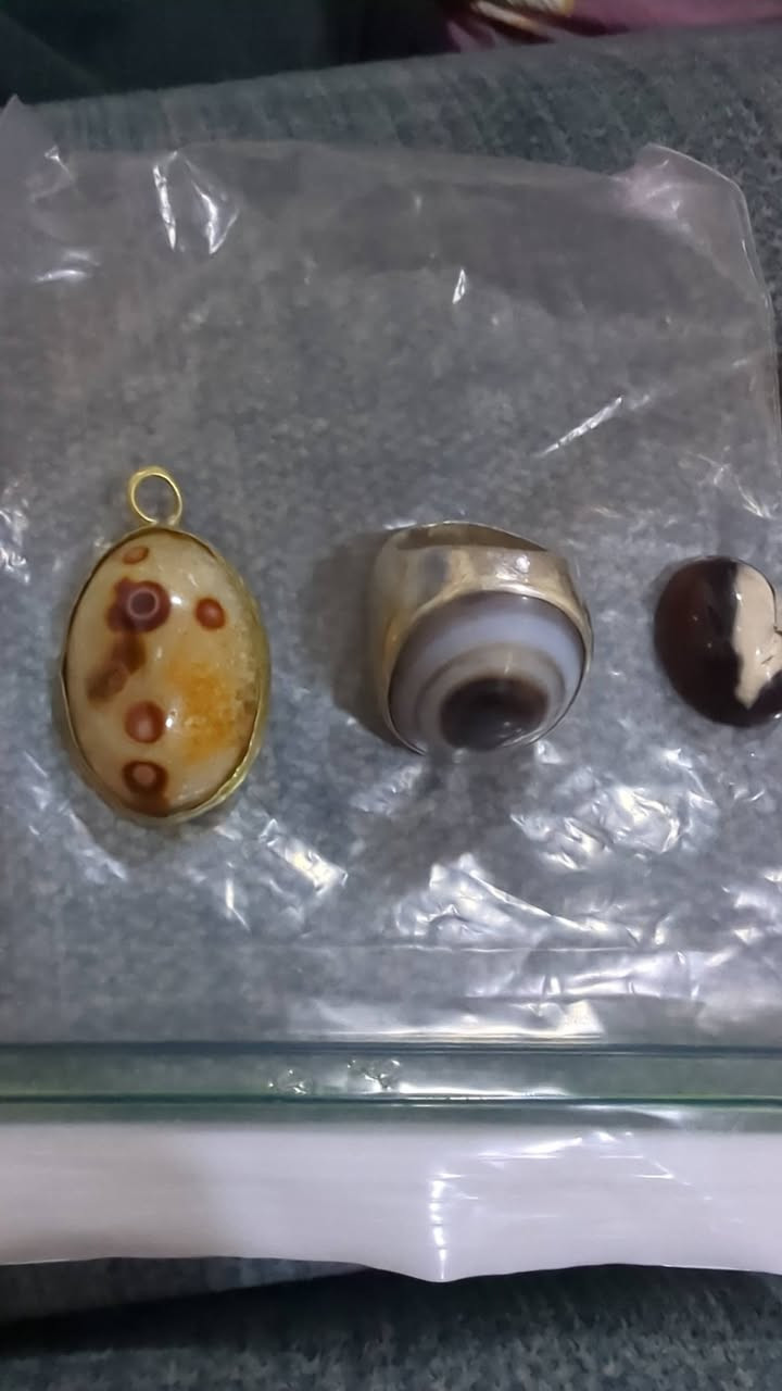 السلام عليكم من رخصت الادمن  عندي احجار حلوه للبيع مكاني الحسينيه    ***********
