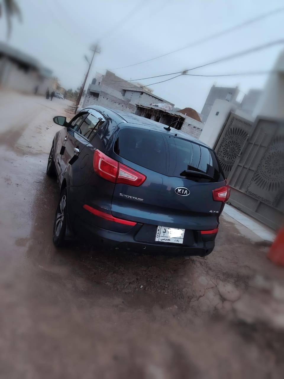 سلام عليكم للبيع فقط كيا سبورتج الموديل 2011 كير محرك خير من الله حجم المحرك 2400 دوش السياره وارد امريكي ضررها باب السايق بيها قطع صبغ ابيع احزام رقم بغداد مشروع وطني شرط التحويل السعر 117 او بيه مجال للاستفسار الاتصال على الرقم ***********
