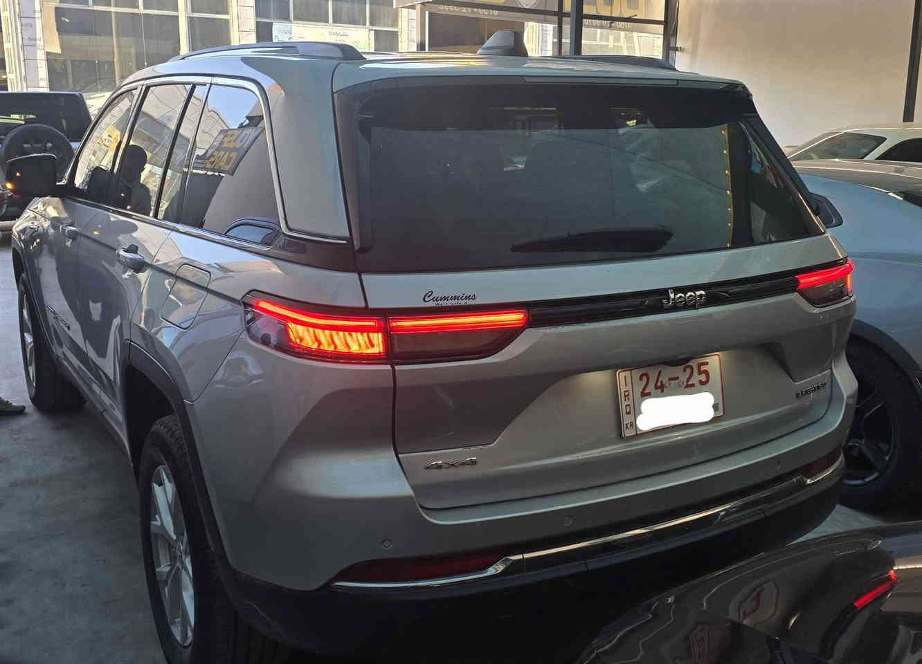 جيب كراند شيروكي 2023 limited لمتد
6 سلندر فور ويل 
فقط جاملغ صبغ 
( بدون شاصي ودواخل وايرباك )

كاتي بدون رقم تترقم( اربيل دهوك سليمانية )
جداً نظيفة السيارة وبوضع الشركة 

السعر : 275 وبيها مجال 
المكان : دهوك
***********
***********
اتصال أو واتساب
