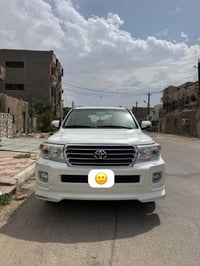 لاندكروز • ٢٠١٥ • ١٠٥ الف