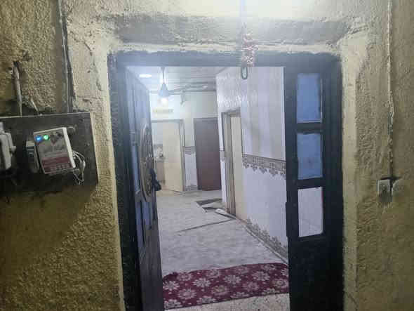 دار للبيع طابو صرف المساحه ١٥٠متر متر كونكريت مسلح.. السعر ١٠٥ قابل للتفاوض العنوان الحيانيه شارع المستطيل قرب موكب مسلم ابن عقيل قريب للشارع العام ***********
