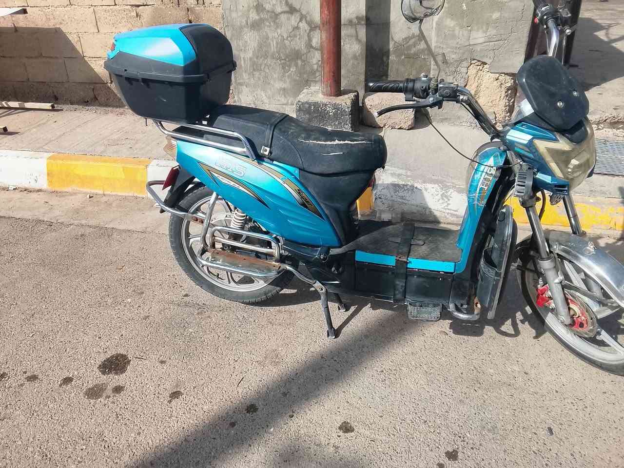 موطور شحن للبيع
نوع
هارلي
 ✅بطاريات عل فحص✅
⭕لايت عالي ناصي 
⭕ شاشه الكترونيه 
⭕نظام ®️ الرجوع الى الخلف
⭕ نظام 4 سرع 1234 
⭕ بريك امامي، خلفي 
⭕ اشاير يمين، يسار
⭕تشغيل عن بعد 
⭕ جهاز انذار سرقه
⭕ شاحنه الشركه الاصليه 
⭕ كلشي شغال كهربائيات 
الموطور نظيف مثل ما موضح بالصور 
(( السعر 250 )( بي مجال)رقمي مكاني شهداء
***********
