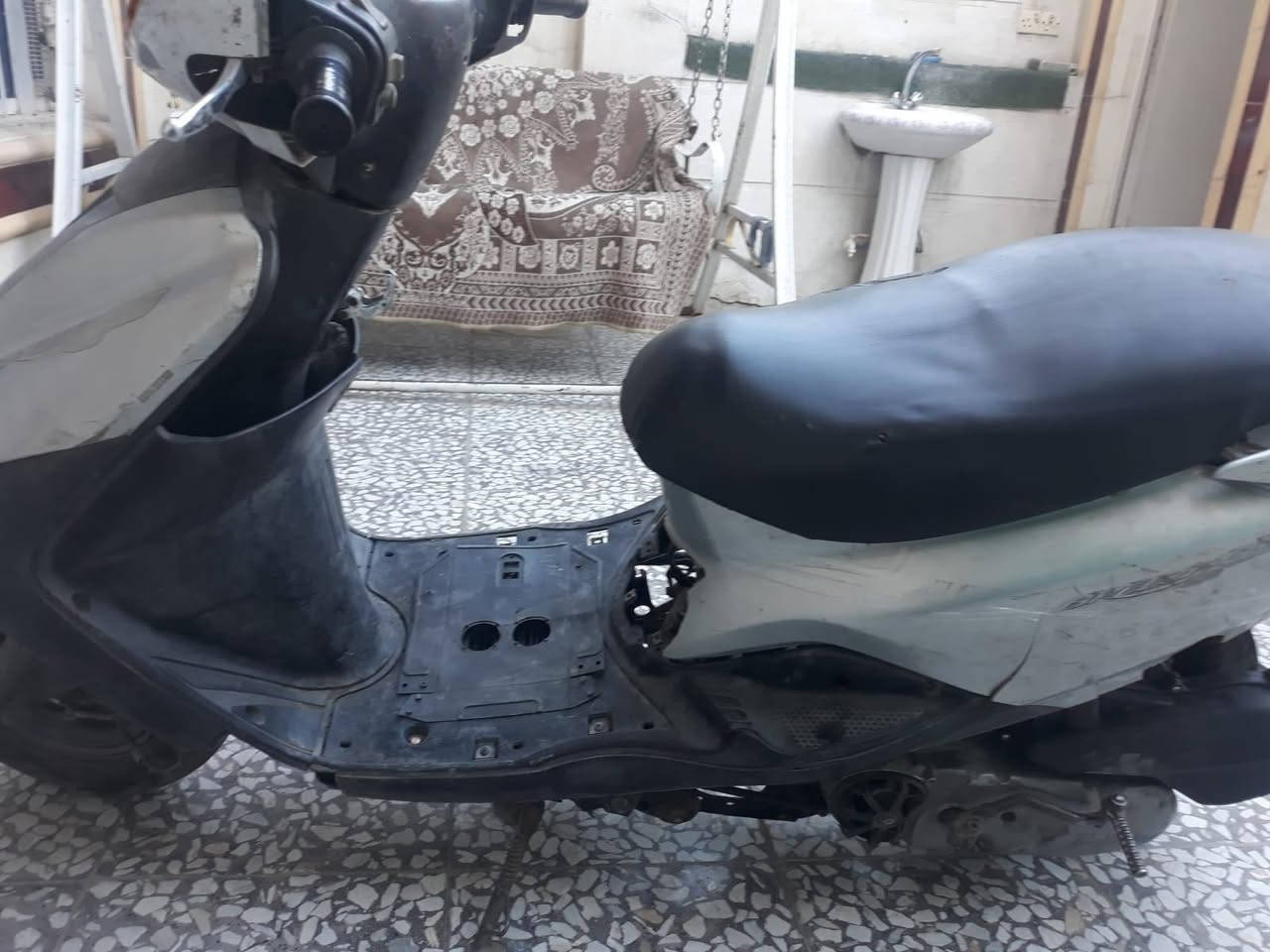 دراجة بريز شغالة تجفيت جديد شغالة هندر
كهربائيات طافية
السعر /225 الف وبيها مجال
المكان / بغداد حي اور ام الكبر والغزلان شارع ضغط 
رقم هاتف ***********
