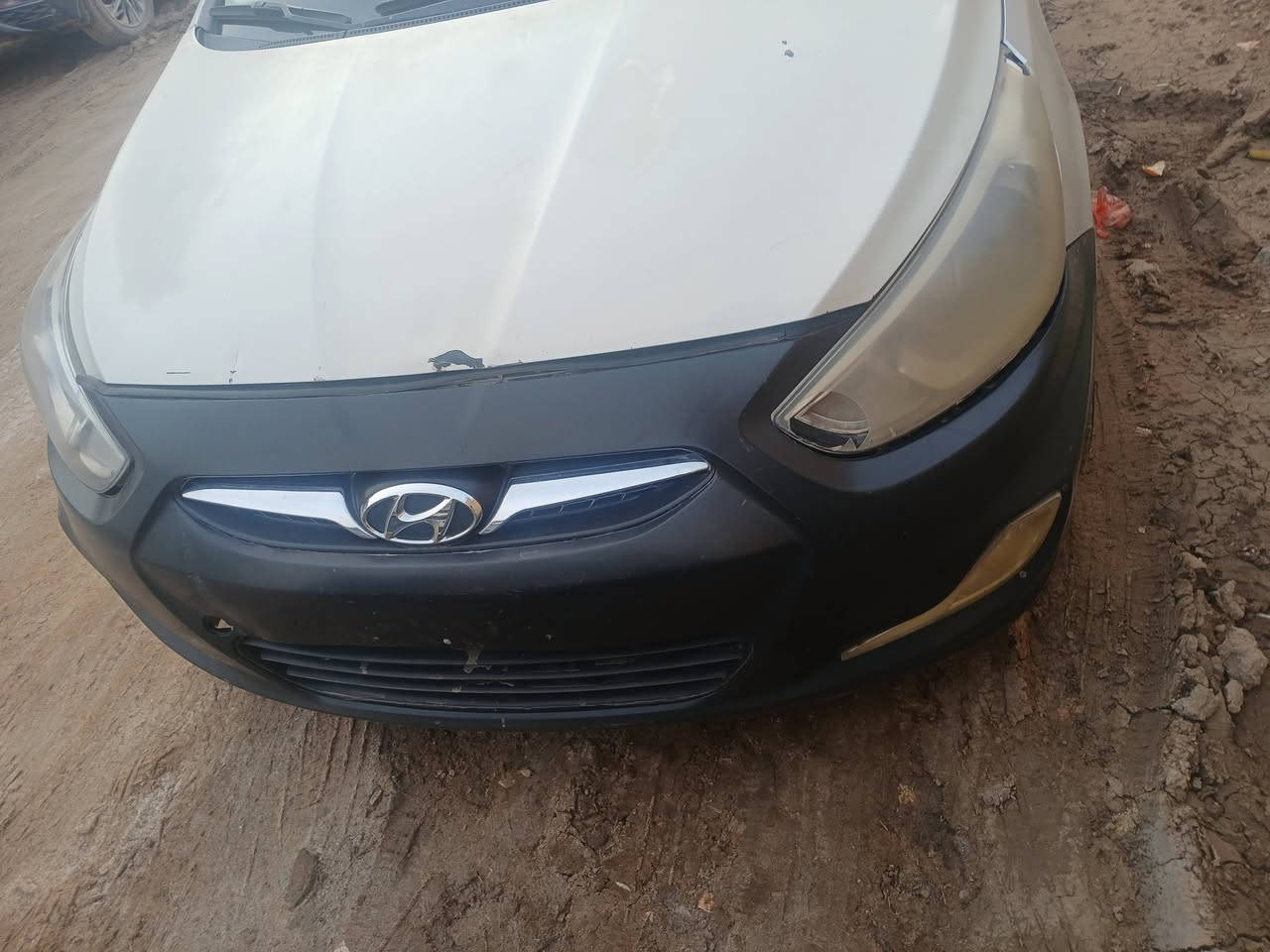 اكسنت رقم بابل موديل ١٦ سيارة عوزه ترتيب بسيط وحداديه فقط كير مكينه طك كاتورن الف وستمايه  مكان السياره بابل حله  ب ٥٥ وبيه مجال حك الجيه رقم موبايل ***********
