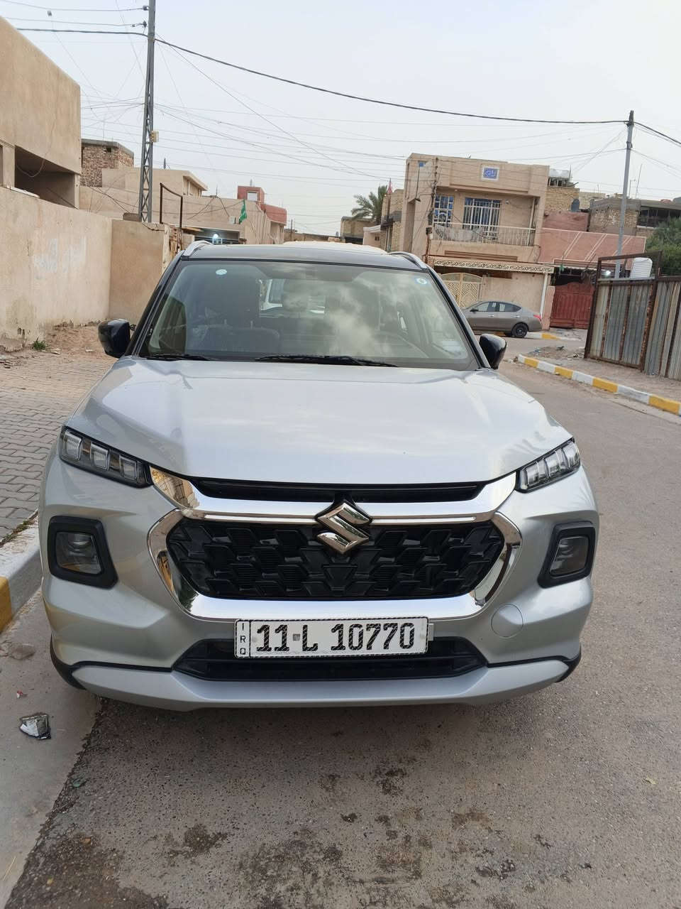 سوزوكي جراند فيتارا 2025 
الفئة: SUV (دفع رباعي / دفع أمامي)

عدد المقاعد: 5 ركاب

محرك 4 سلندر سعة 1.5 لتر

القوة: حوالي 101–103 حصان

العزم: 136 نيوتن متر

قير أوتوماتيك 6 سرعات أو عادي حسب الفئة

صرفية الوقود تقريباً 20 كم لكل لتر

خزان الوقود 45 لتر �

كارتي +١

شاشة لمس 9 إنج

كاميرا 360 درجة

شحن لاسلكي للموبايل

دخول ذكي + تشغيل زر

شاشة معلومات للسائق

مثبت سرعة

وسائد هوائية أمامية وجانبية وستائر

نظام ABS + EBD

نظام الثبات الإلكتروني ESP

حساسات خلفية

كاميرا خلفية أو 360 حسب الفئة �

صرفية بنزين اقتصادية

شكل عصري ورياضي

راحة عالية داخل المقصورة

مناسبة للمدينة والسفر

سقف بانوراما 

مكلف بنشر هاذ رقم صاحب السياره 

(***********)

(***********)
