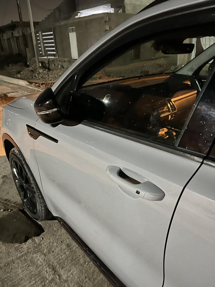 السلام عليكم 
سورنتو 2023 وارد أمريكي 
حادثها قطعتين بدون دواخل والحادث و السونار مرفق 
ماشية 87 ألف 
رقماها بغداد 
السيارة جاهزة مابيها كل نقص إدامة كاملة 
مواصفاتها فول EX برستيج VIP
بنروما 
رادار امامي او خلفي 
قيادة ذاتية 
تحديد مسار 
تشغيل عن بعد 
هند ايريك دكمة 
أربع وضعيات قيادة
فور ويل 
حساسات 
توقف ذاتي 
تدفأة بالكشنات
تحديد سرعة 
السيارة بيها هواي مواصفات (معروفة EX فول مواصفات)
 مكانها ديالى ناحية كنعان 
للاستفسار ***********
سعرها 255 وبيها مجال للشراي
