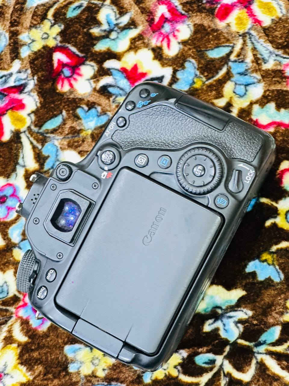 كانون 80d  شبه جديده
شتره 10k  او عدسه رياضيه 75-300
دقته 24.2
 تصوير فيديو full HD 60fbc 
وياه كارتون وشاحن وبطارية 
السعر خاص 
واتساب ***********
@إشارة
