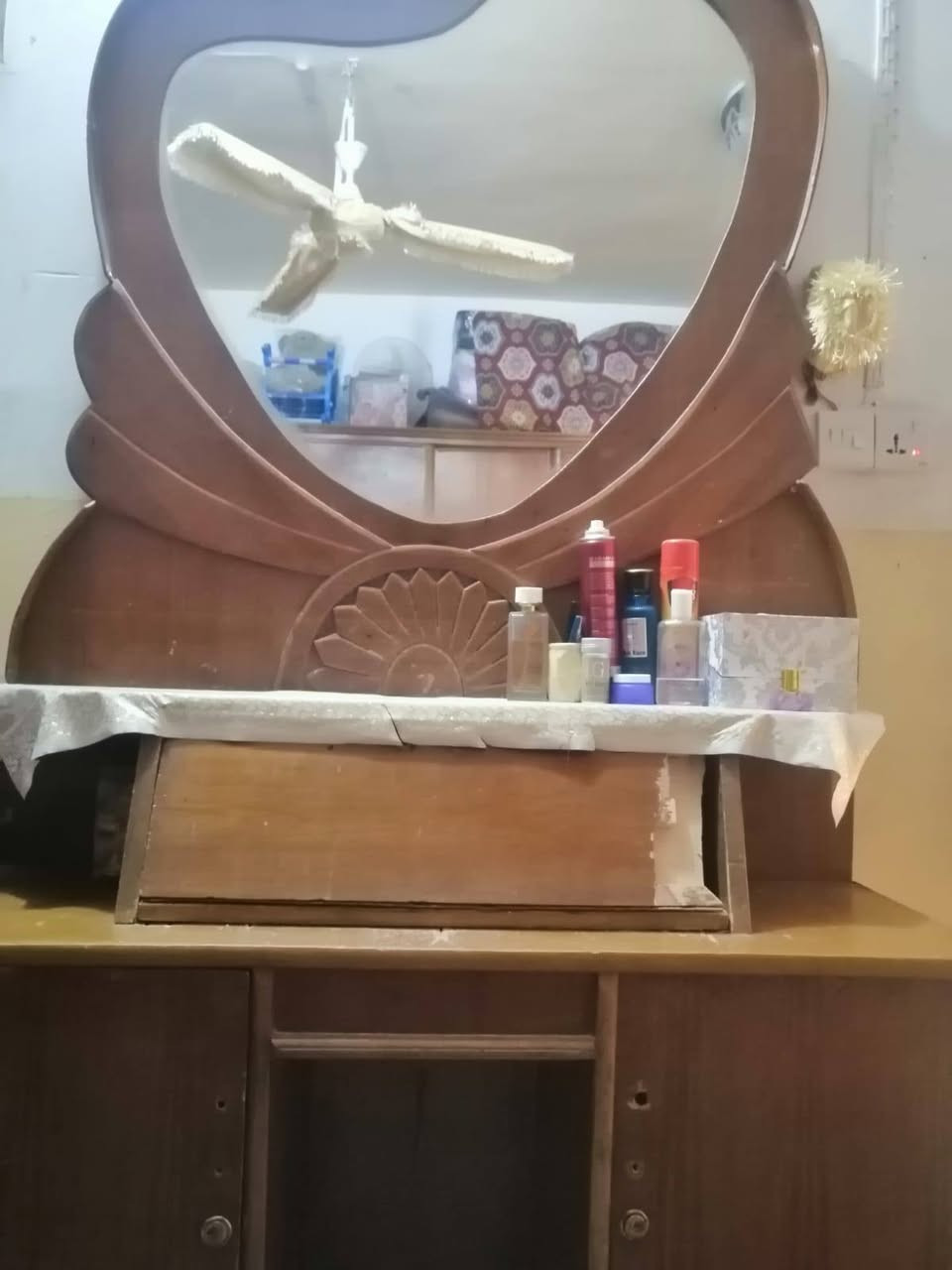 غرفة عراقي مستعملة سعرهة 150 وبيهة مجال بيع مستعجل عنواني نجف كوفة 
***********
