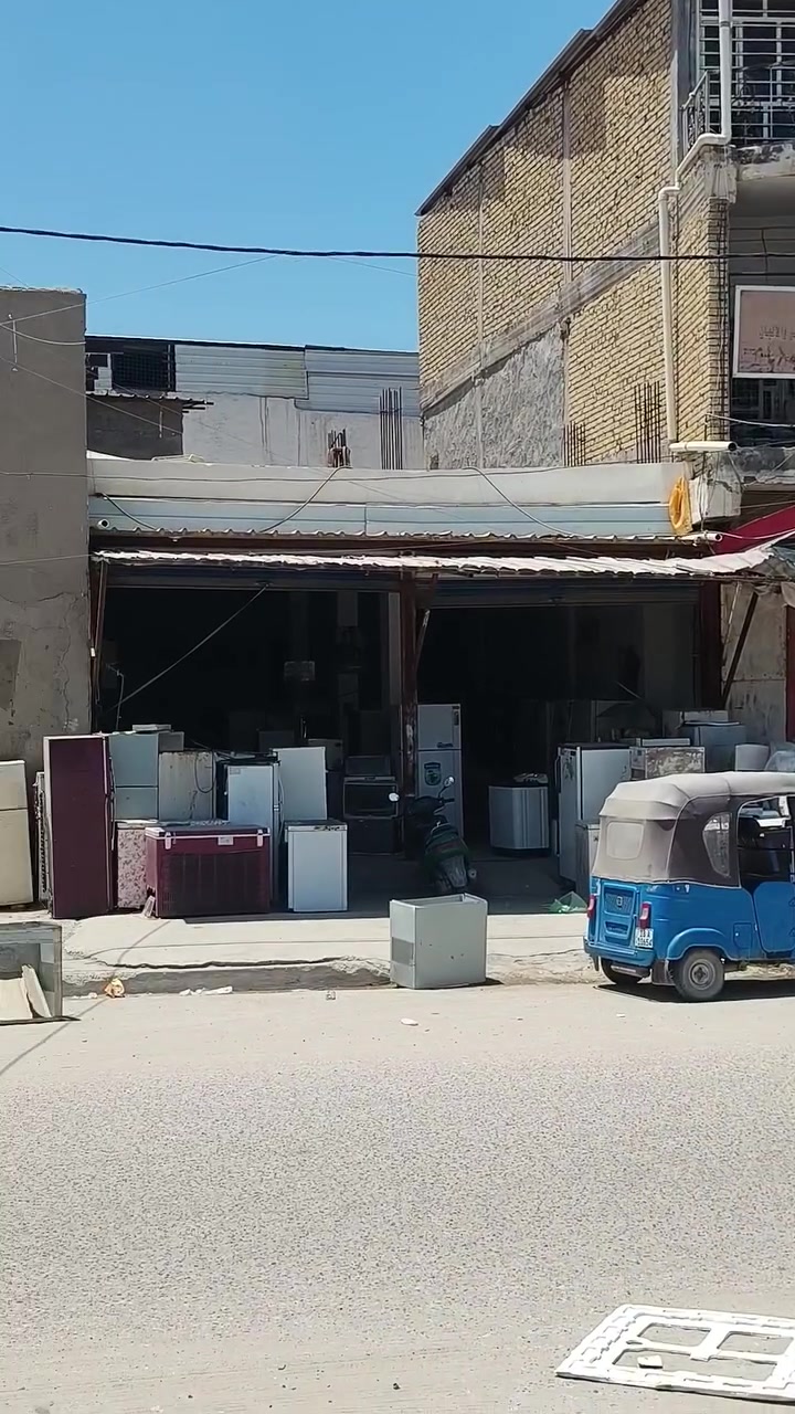السلام عليكم  محلات عدد ثنين تجاريات للبيع كل واحد بمكان
تابع الفيدو   لمعرفة التفاصيل 

***********
