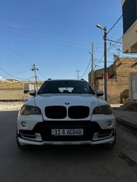 Bmw x5 E70 موديل2008 وارد كلين تايتل سونار موجود بيها رشات صبغ بالدوسا...