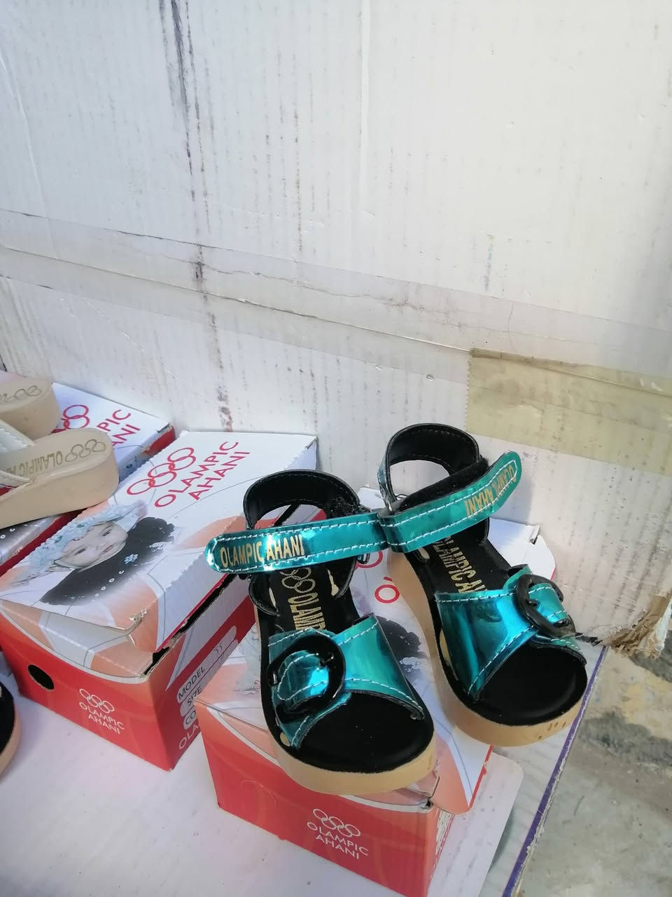 يا الله السلام عليكم رمضان كريم تتوفر لدينا كميه كبيره من جركز اطفال والوان متنوعه واسعار مناسبه جمله فقط  يوجد خدمه توصيل داخل الدوره فقط واصحاب الجمله لكم خصم ، رقم الهاتف الاستفسار ***********
