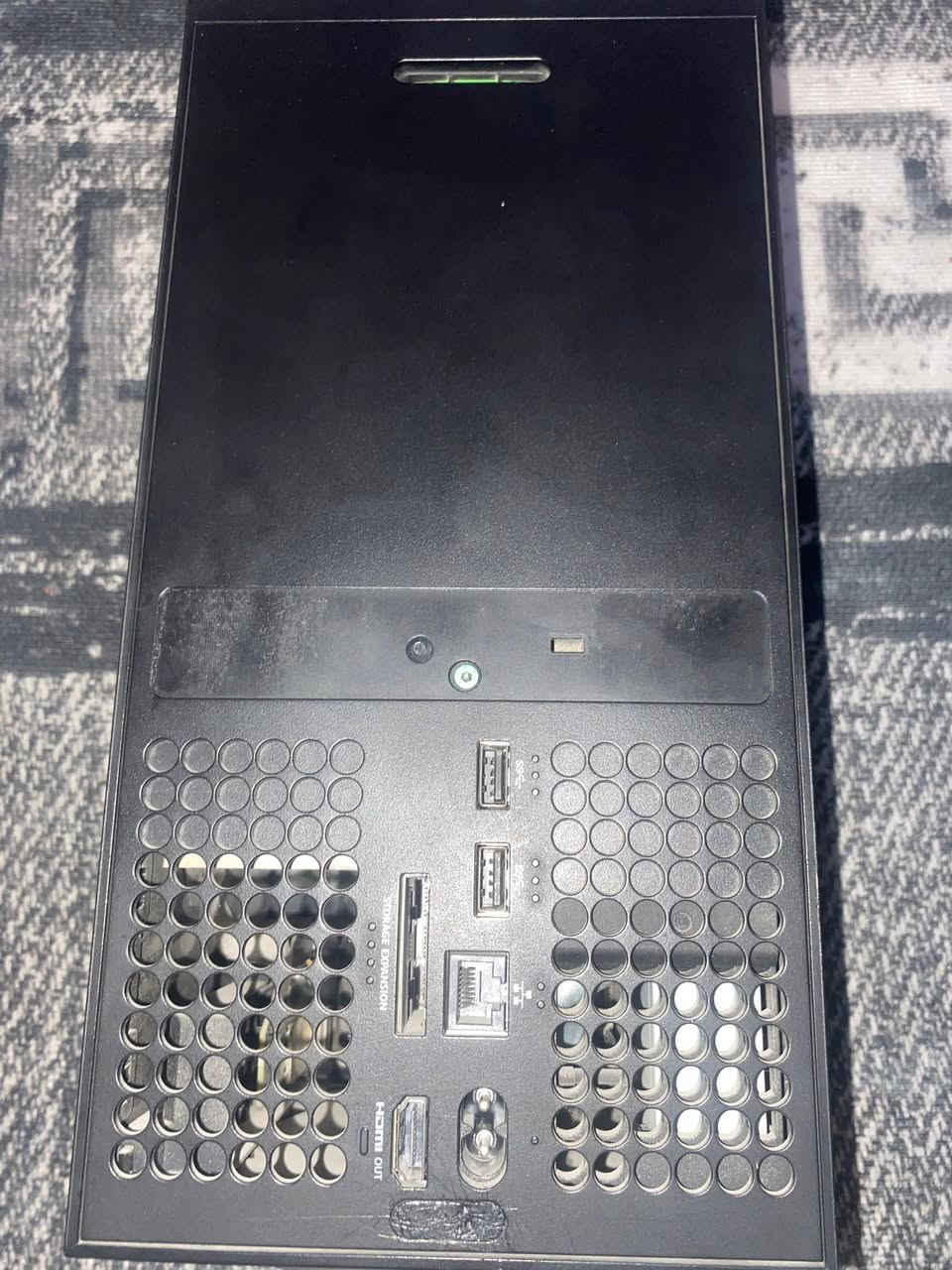 Xbox Series X مستعمل
• الجهاز بحالة جيدة ولا توجد به أي مشاكل.
• يأتي مع جميع الكيبلات.
• يوجد غبار بسيط من الداخل.
• لا يأتي معه كنترولر.
• يأتي معه شريط Halo 5.
السعر: 585,000 دينار.
(قابل للتفاوض)
العنوان كربلاء حي الصمود قرب محل الفنجان
للتواصل او الاستفسار ***********
