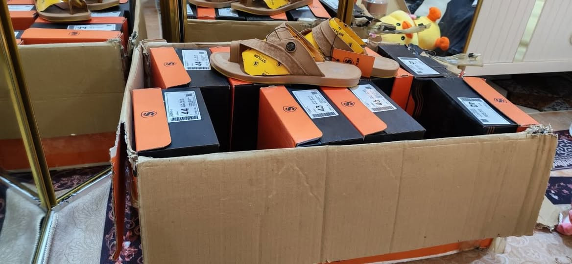 بظاعه جمله شلعه احذيه نسائيه ورجاليه وسلبرات وهرمز  وشحاطات جميع القياسات واللوان متوفره للستفسار لاتصال على الرقم ***********
