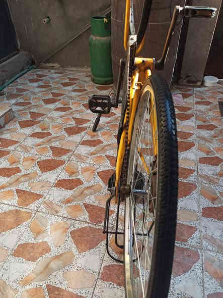 بايسكل سياحي حجم 26 نقصه بس سرج تعبان وستان ويا هذني الغراض الموضحه بصوره بسعر 25 الف مكاني بصره كباسي ماعدي توصل لتواصل ***********
