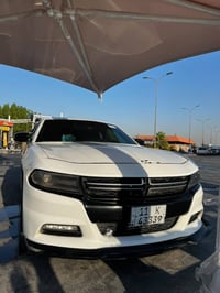 شارجر موديل 16 اصل لون ابيض  حادثهاا فقط جاملغ الايمن ولبنيد مصبوغ   م...
