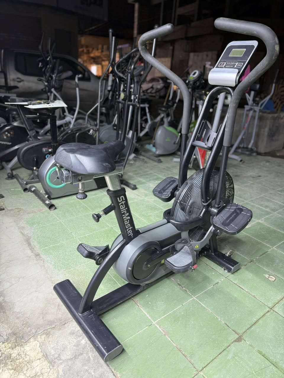 دراجه هوائي من ستاير ماستر امريكي 
السعر ٣٠٠$


**إذا كنت صاحب هذا الإعلان وتريد حذفه لأي سبب، رجاءا أرسل رسالة إلى الدعم الفني**