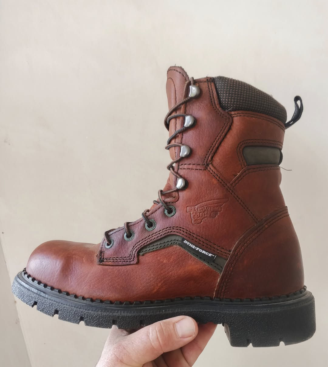 ريدونك امريكي اصلي جلد طبيعي غير مستخدم قياس ٤٠ السعر ١١٠ الف ***********
