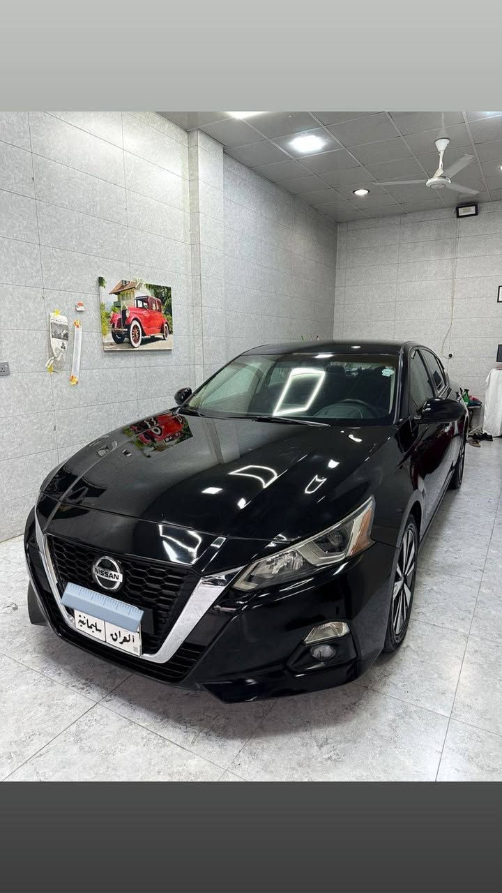 نیسان ئەڵتیما 2019 رەنگی رەش 
مواسەفات ئێس پلەس
٧٥ هەزار مایل رۆشوە
شاشە گەوەرە 
گێچی ئەلەکترۆنی
رادار
کوشن کارەبا
ئۆتۆ برێک
بە سمە و شەغال
دوو دەرگا بەسمە
کامێراو حاسەو شاشە گەورە
کارپلەی و ئەندرۆید ئۆتۆ
تایەو ویلی sv
باتری تازە 
رۆنی مەکینەو گیێر تازەیەو لە مۆتل گۆراوە
 لە سەرەتاوە تا ئێستا
تەبریدو تەقەو رەقە بە شەرت
بێ بۆیاخ بئ چالو چؤلي بێ ئێرباگ بێناوگرتن 
تەنها دوو بست ساردی بچووکي هه يه 
 سەنەوی تا ٢٠٢٦ تازەیە
سەیارەی مالەو هیچ ئەزێت نەدراوە
تەحویل وغەرامە بە شەرت

سـعـر : لە کۆمێنت داوابکە ڕاستەوخۆ بۆت دێت 📥 

گێر و مەکیەنەی بەشەرت 
هیچ کێشەیەکی تێدا نییە 

ژمارەی خاوەنەکەی 
لە سلێمانیم
***********
