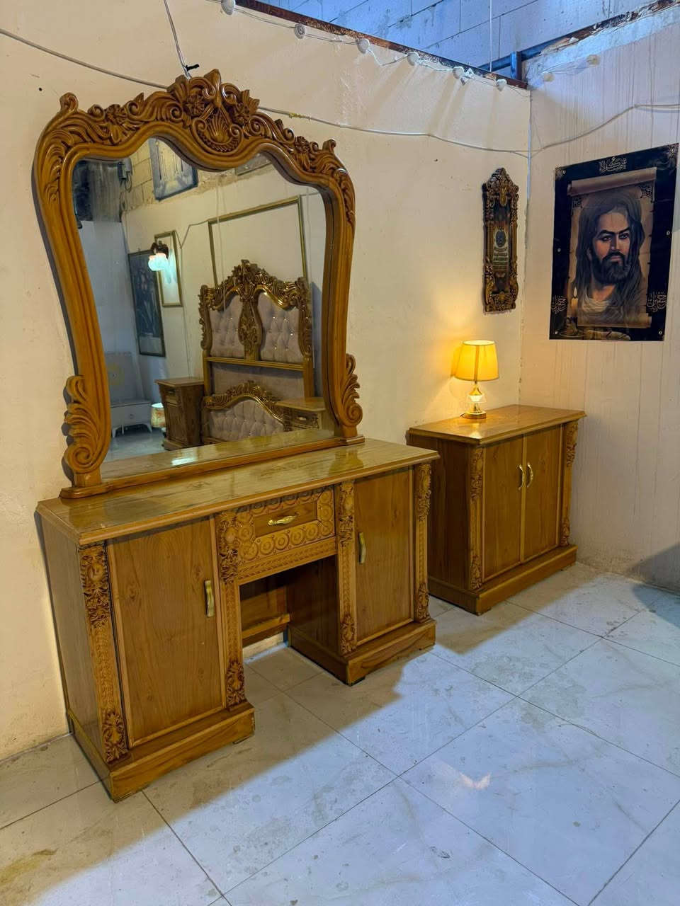 وبينهم العرسان جبتلكم غرفه تحفه💯
غرفه صاج داخل خارج صاج كله زان
سمك الخشب 5ملم ملم 
جاوي موديل حديث 
صبغ عسلي غرفه مستعمل شي قليل 
شد نقل داخل بغداد مجاني 
نضافه ٩٠ 
غرفه ضخمه حلوه 
موديل ٢٠٢٦ توج موديل حديث
دز صوره واتساب وتدلل 🌷 
https://wa.me/9647884062549
او الاتصال /***********
