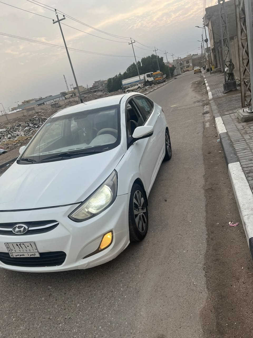 السلام عليكم سياره اكسنت للبيع                                                           موديل 2016خليجي
السياره سنويه لحد27
السياره جاهزه مكينه كير 
حداده تايرات السياره كفاله عامه 
بس كفع صبق القماره وصار شلون الزنجار 
وصبقت السياره عام علمن كفاله من الضربه 
مكينه 1600دوش العنوان البصره مركز 
السعر 85وبيهه مجال قليل للتواصل 
***********
