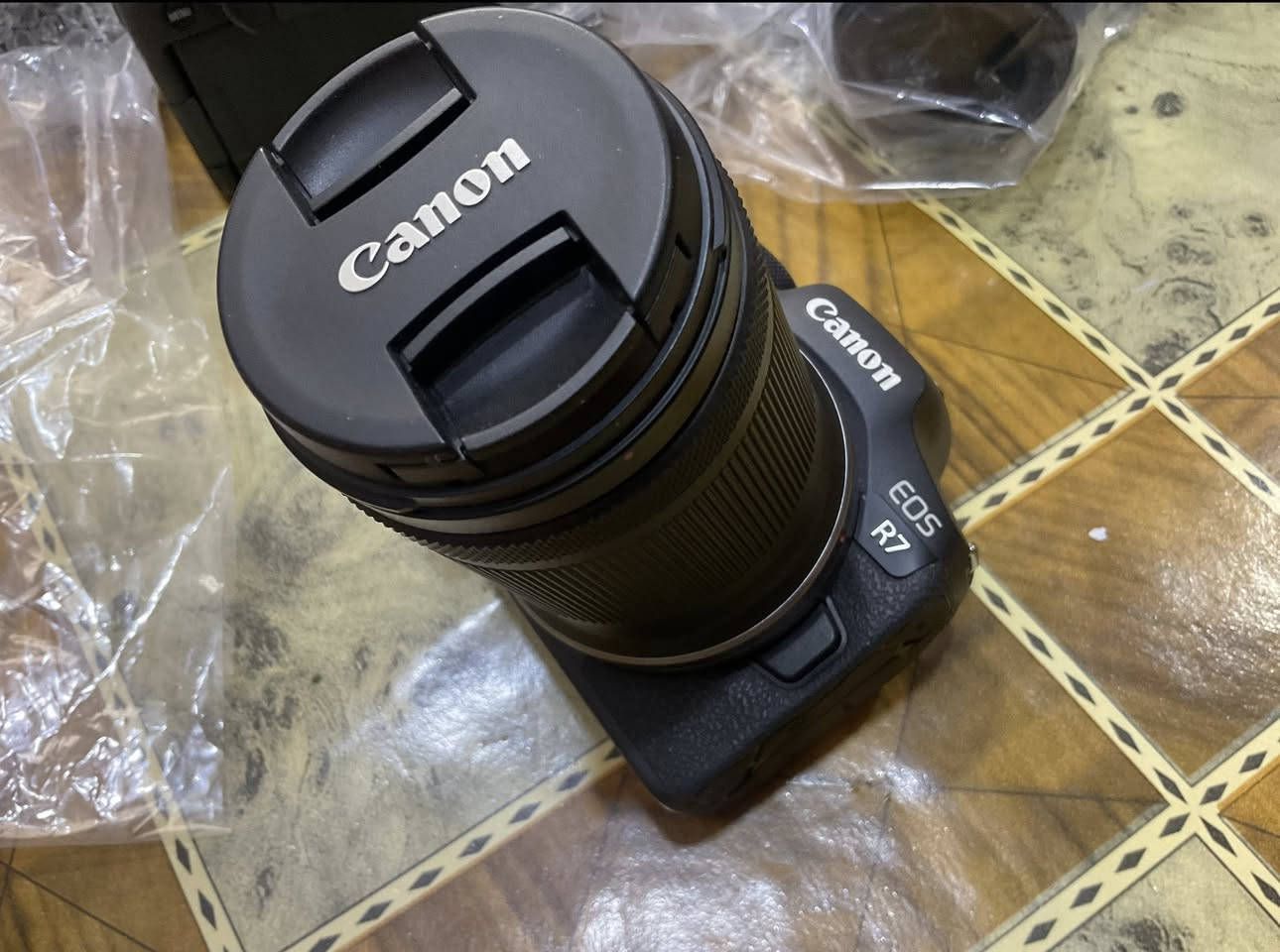 كانونR7 مروليس نظيفه اخت الجديد
بدي وعدسه 18-150 السعر مليون و 650 الف
ملجقات كامله  مكاني بابل
***********
