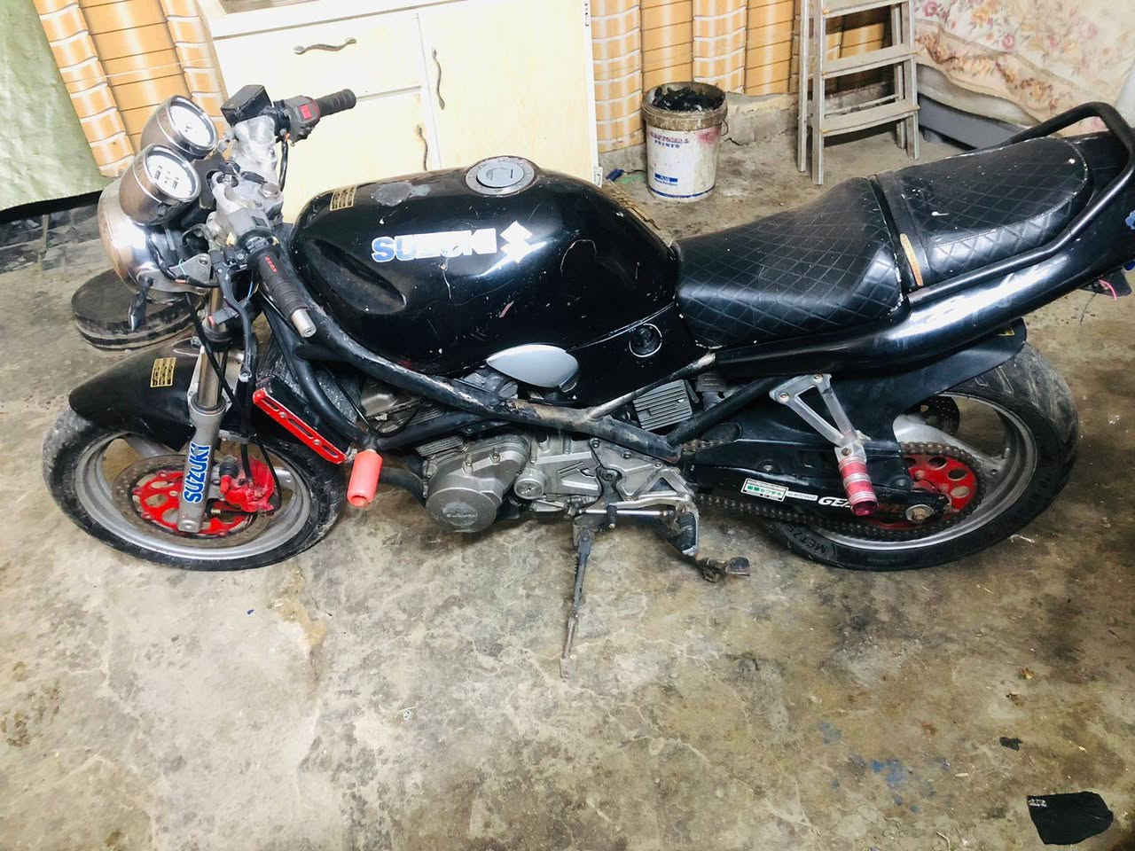 باندة ربع جانت كلهة شغالة بس انتركت 4 اشهور كوم حديد مكاني بغداد *********** او امرو
